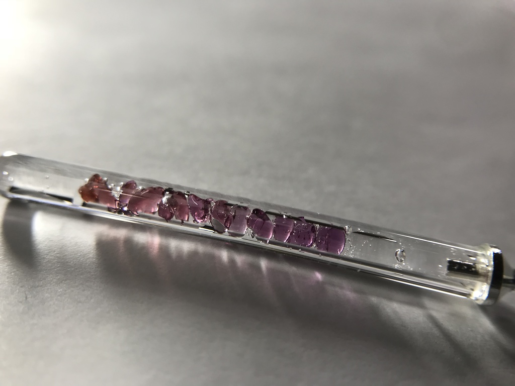 【レビュー用試作品】ロードライトガーネット入り試験管