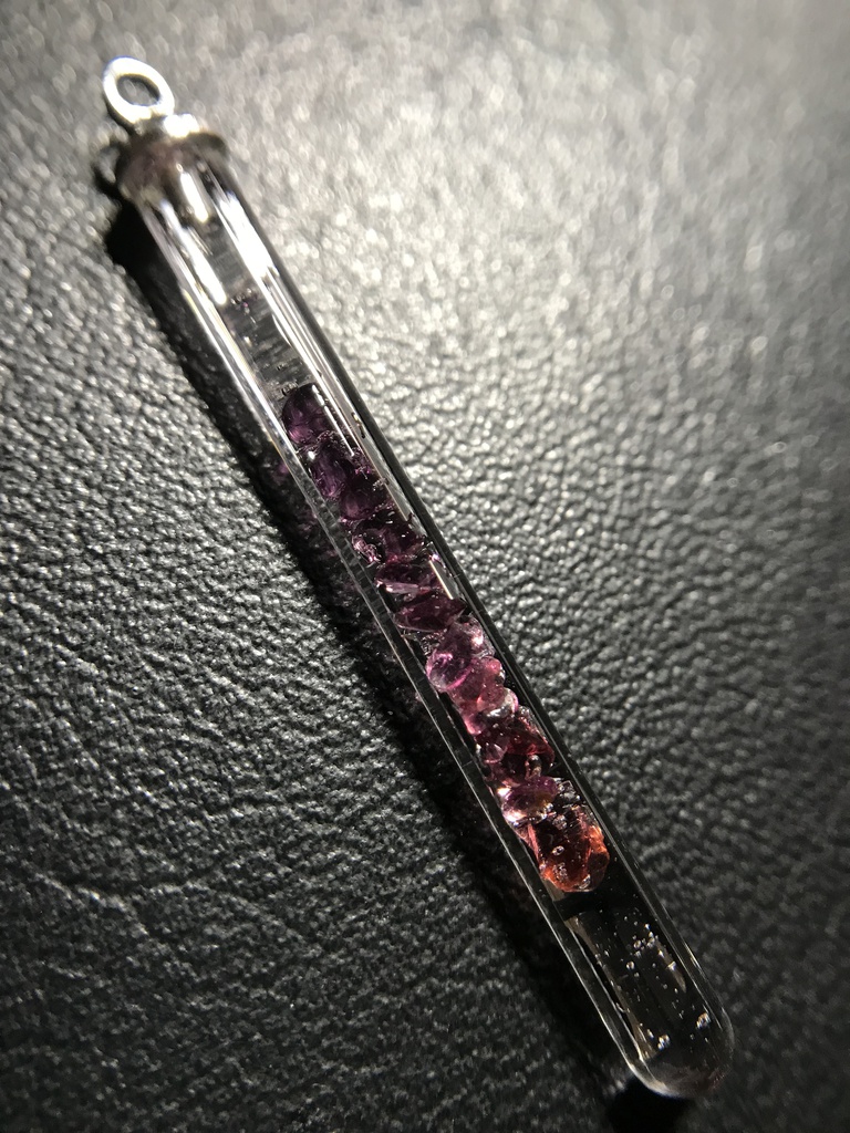 【レビュー用試作品】ロードライトガーネット入り試験管