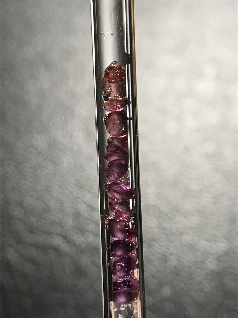 【レビュー用試作品】ロードライトガーネット入り試験管