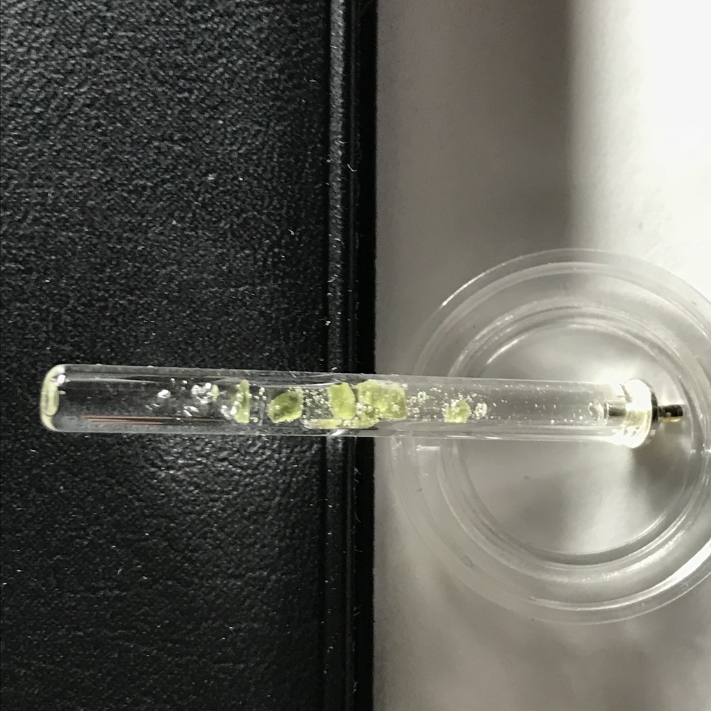 【レビュー用試作品】ベスブ石(ベスビアナイト)入り試験管B