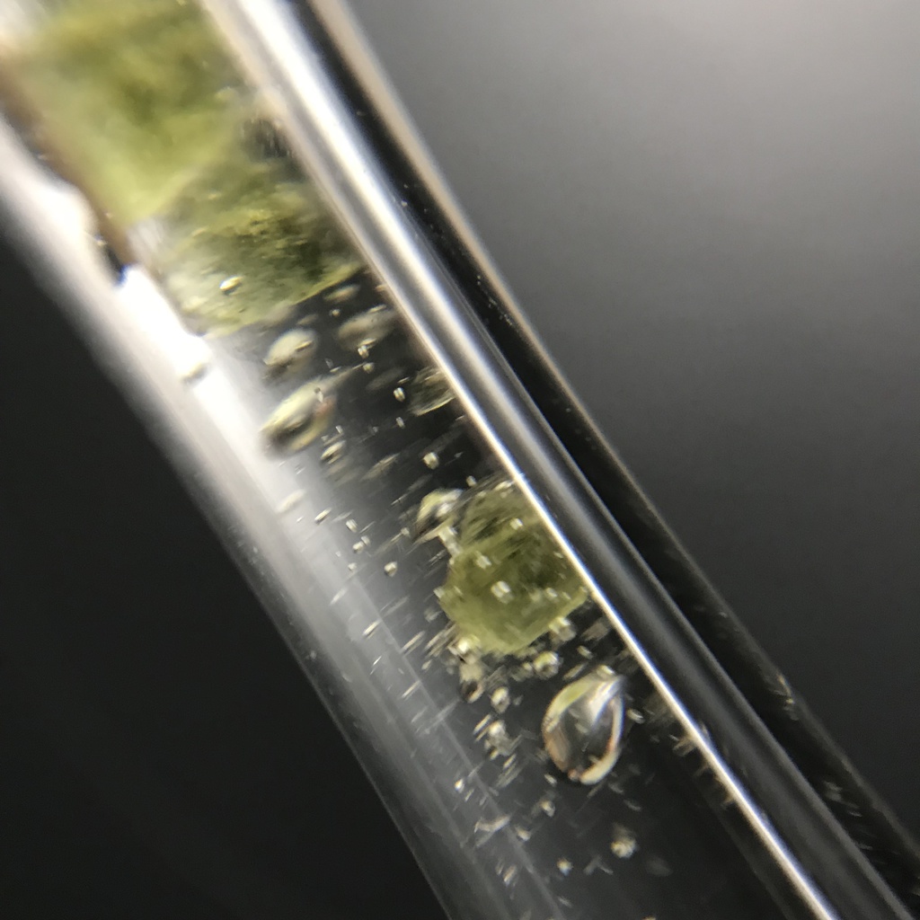 【レビュー用試作品】ベスブ石(ベスビアナイト)入り試験管B