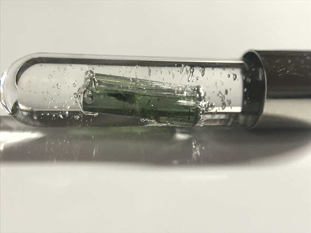 【レビュー用試作品】トルマリン入り試験管(中)