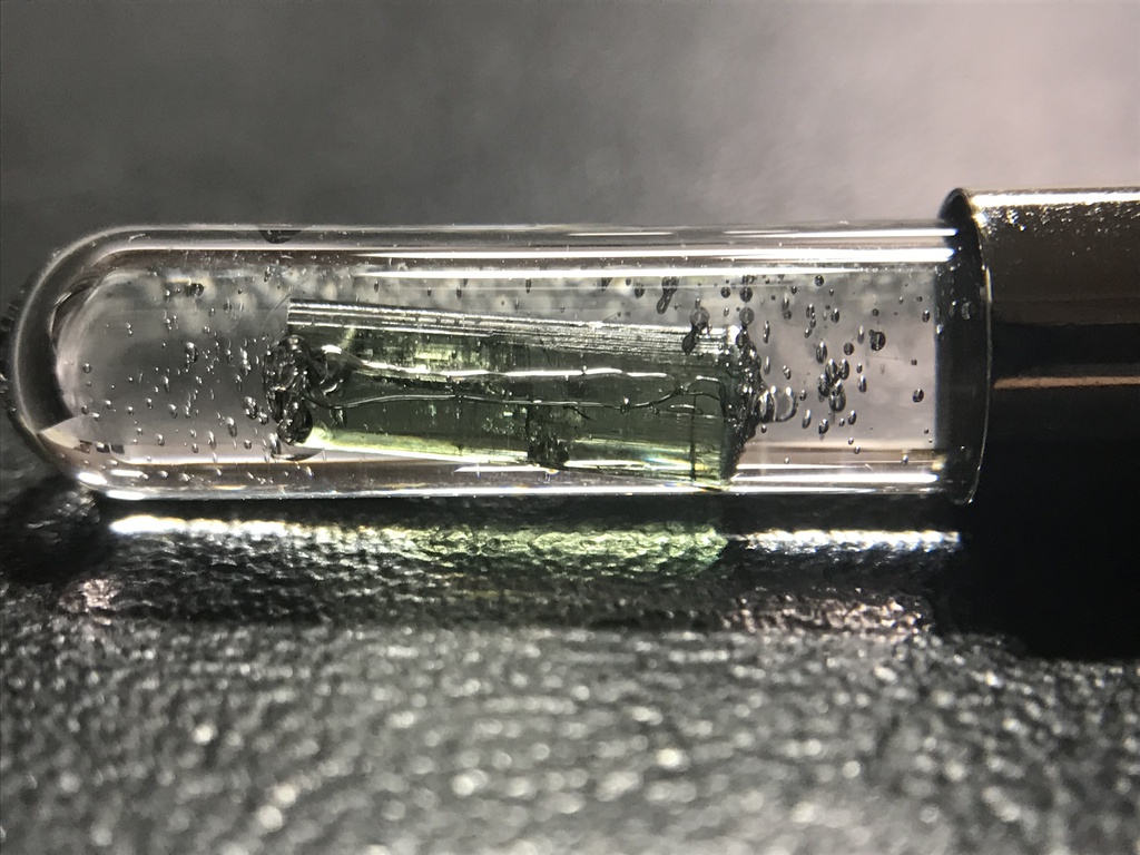 【レビュー用試作品】トルマリン入り試験管(中)