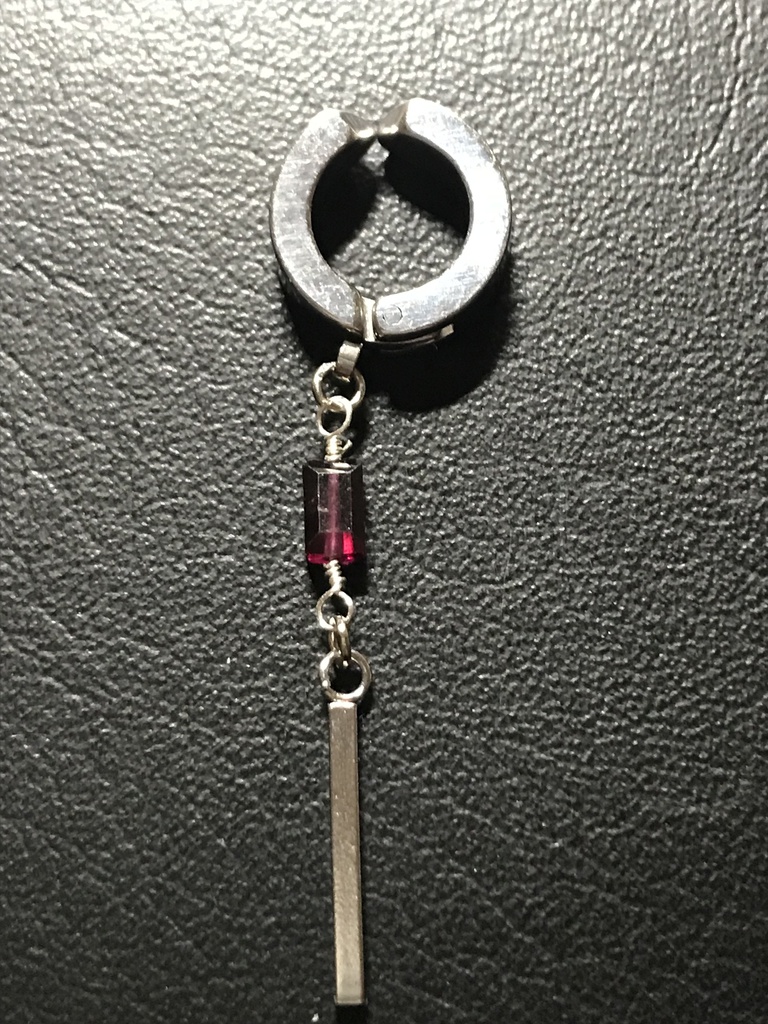 【試作品】ガーネットとスティックのフェイクピアス