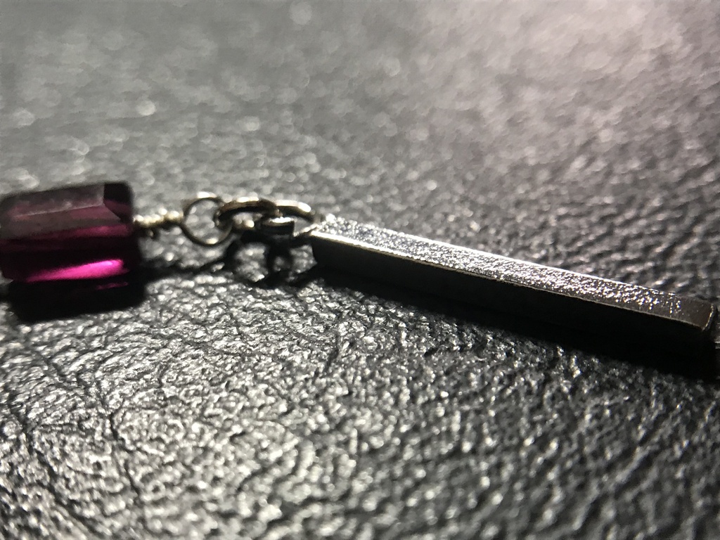 【試作品】ガーネットとスティックのフェイクピアス