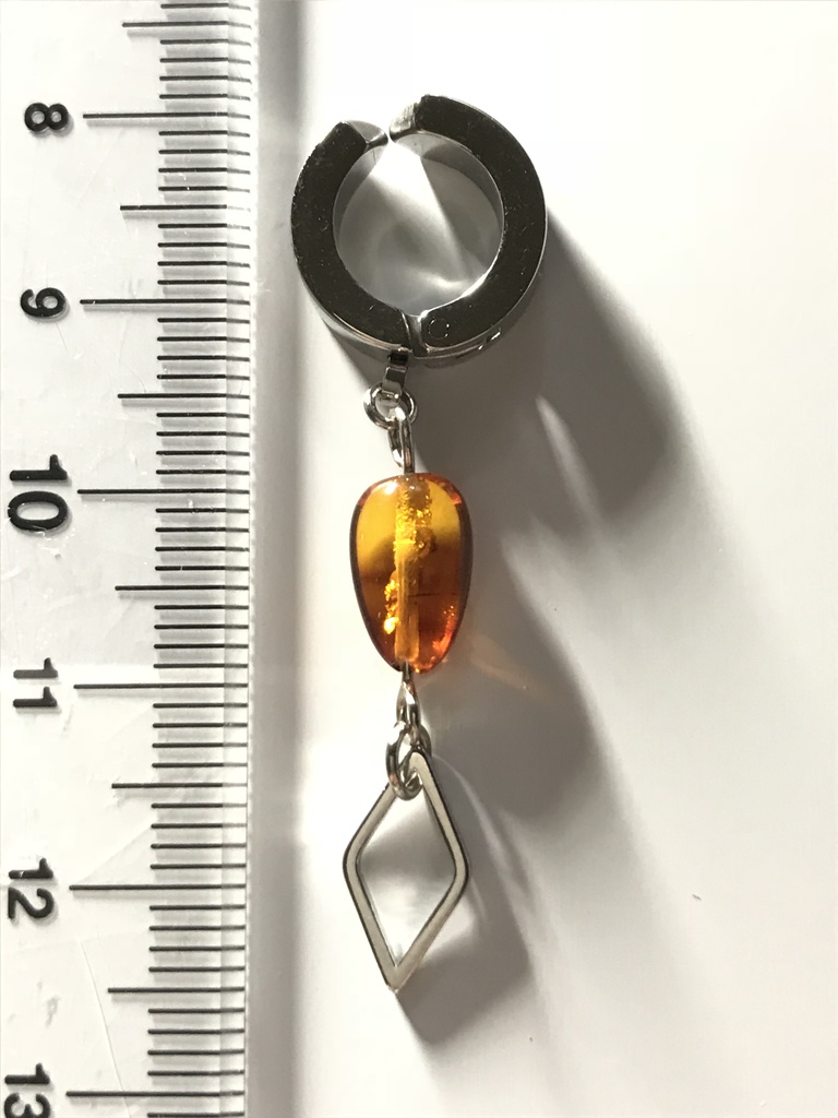 【試作品】琥珀と菱形のメタルパーツのフェイクピアス