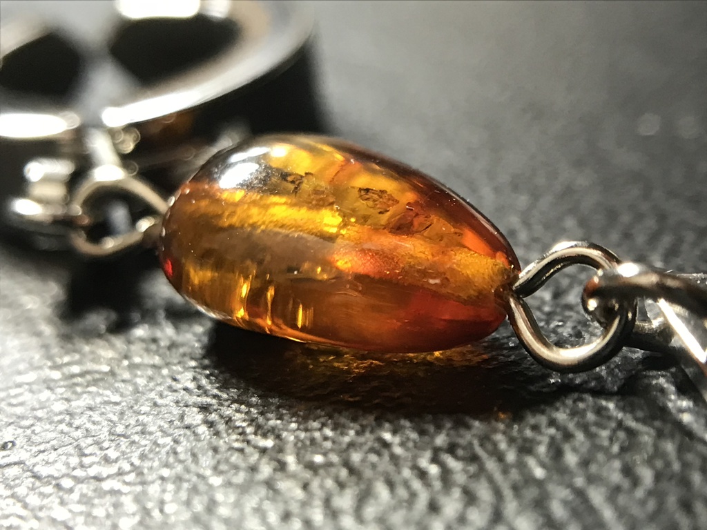 【試作品】琥珀と菱形のメタルパーツのフェイクピアス