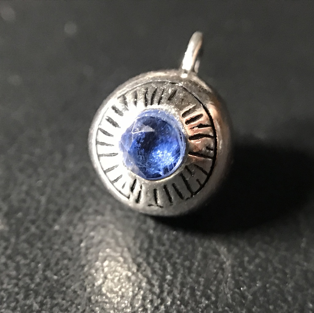 【試作品】カイヤナイトの水晶体の眼球チャーム