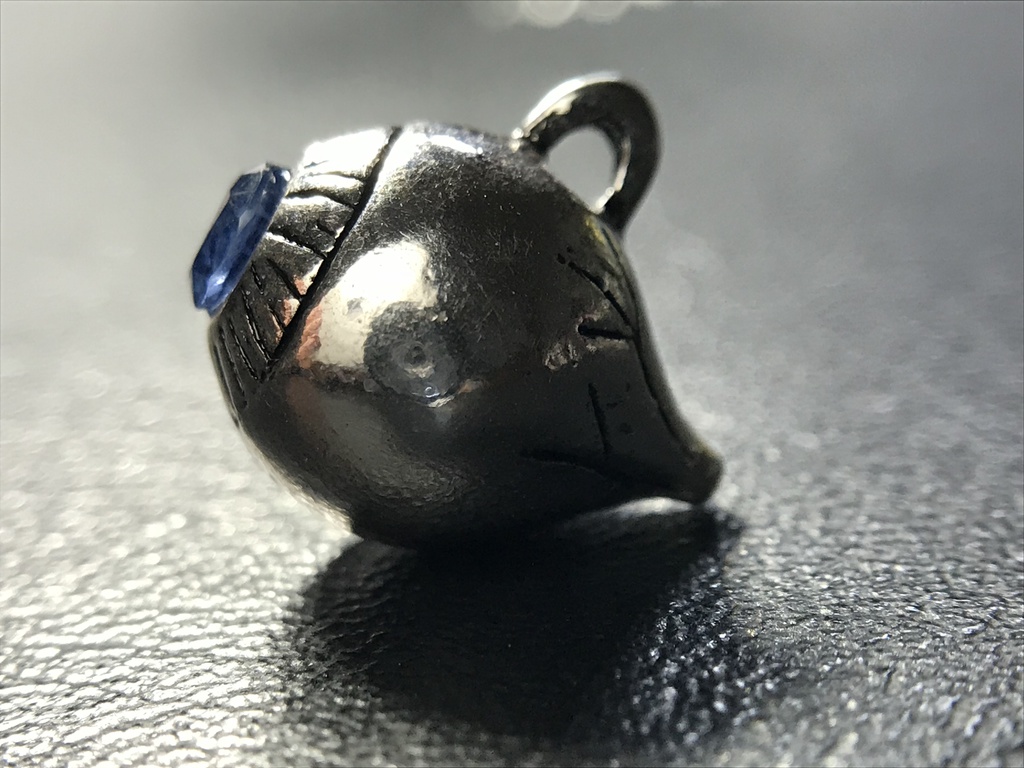 【試作品】カイヤナイトの水晶体の眼球チャーム