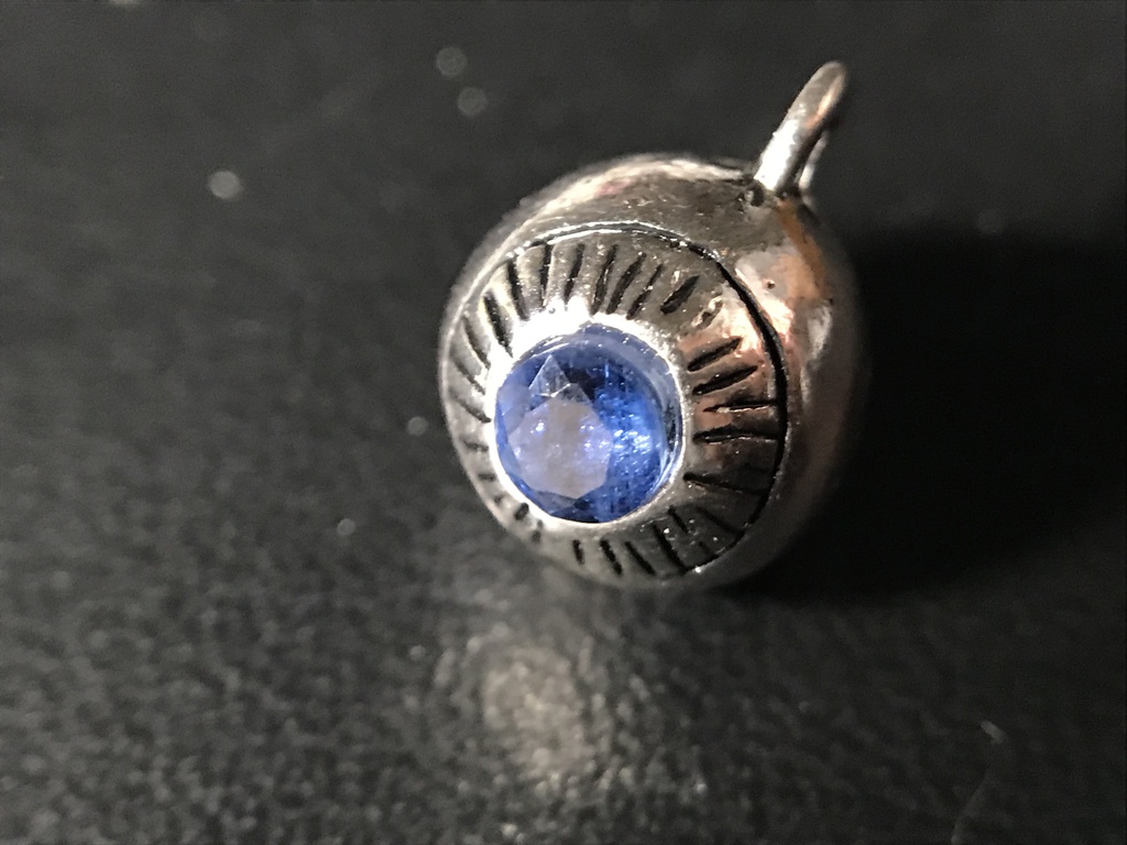 【試作品】カイヤナイトの水晶体の眼球チャーム
