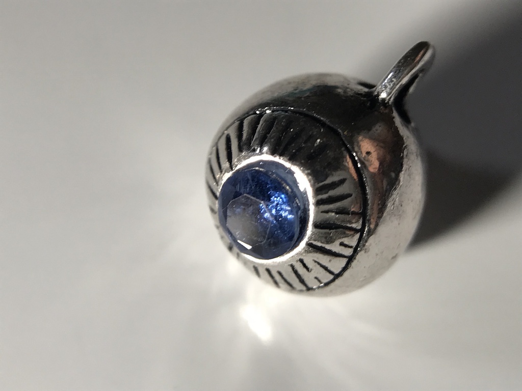 【試作品】カイヤナイトの水晶体の眼球チャーム