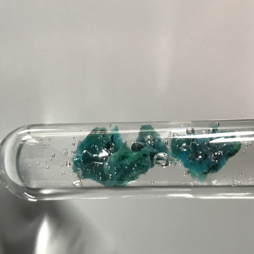 クリソコラ入り試験管(中)