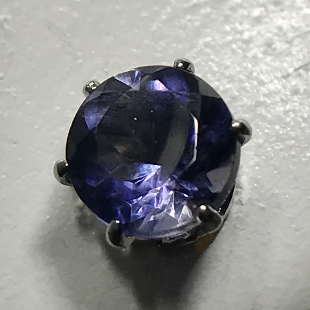 【試作品】【一個売り】アイオライトのスタッドピアス 4mm