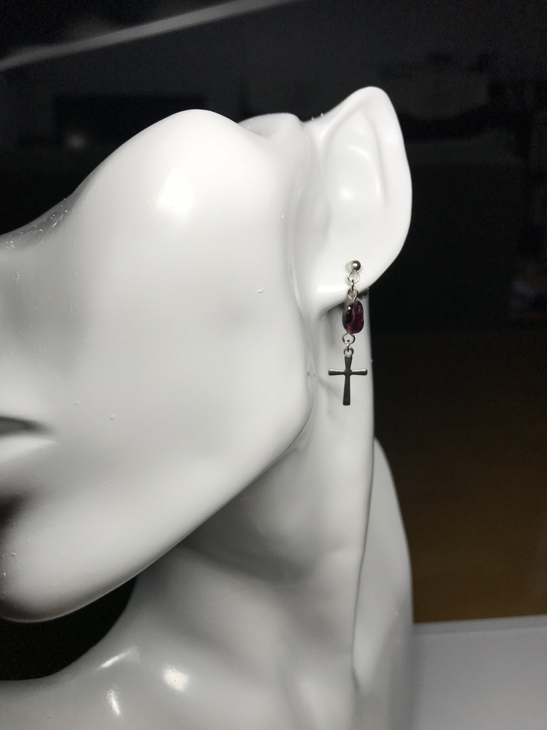 【試作品】ガーネットとクロスのピアス