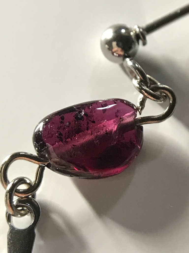 【試作品】ガーネットとクロスのピアス