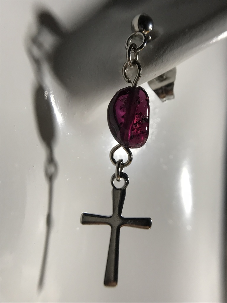 【試作品】ガーネットとクロスのピアス