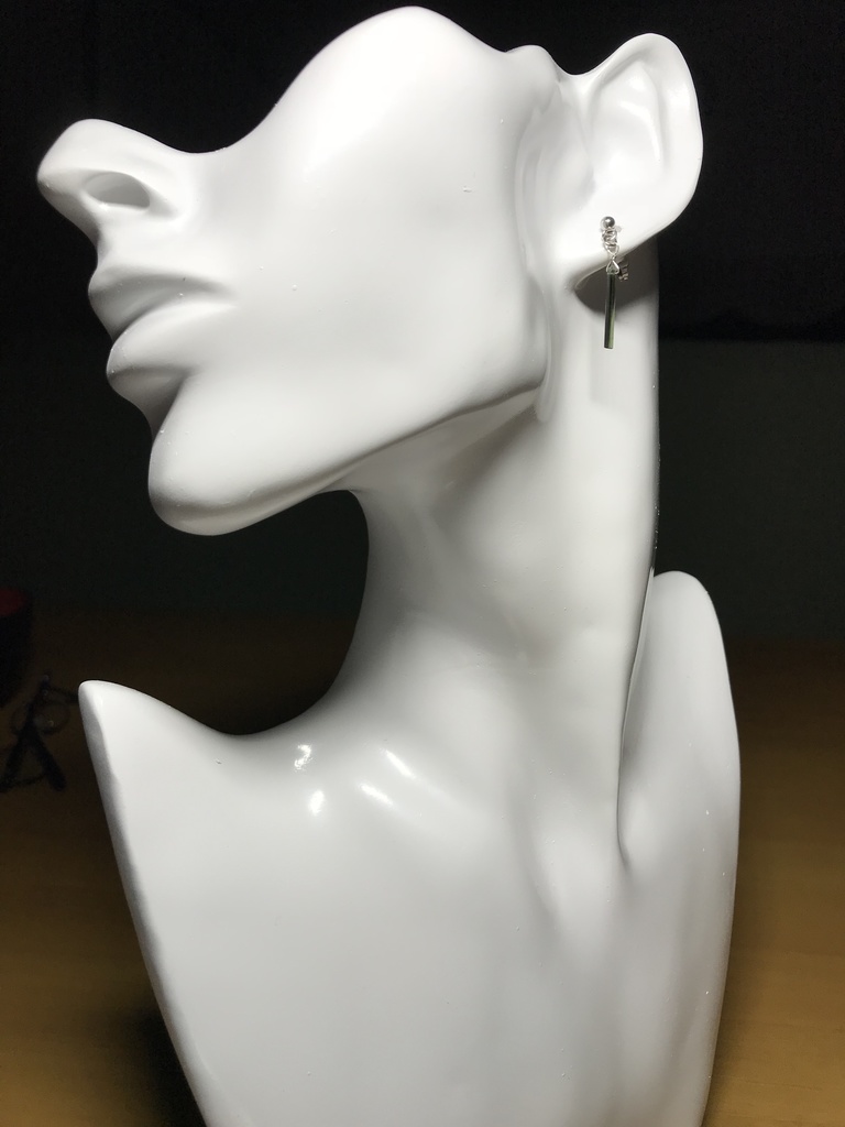 【試作品】ガーネットとクロスのピアス