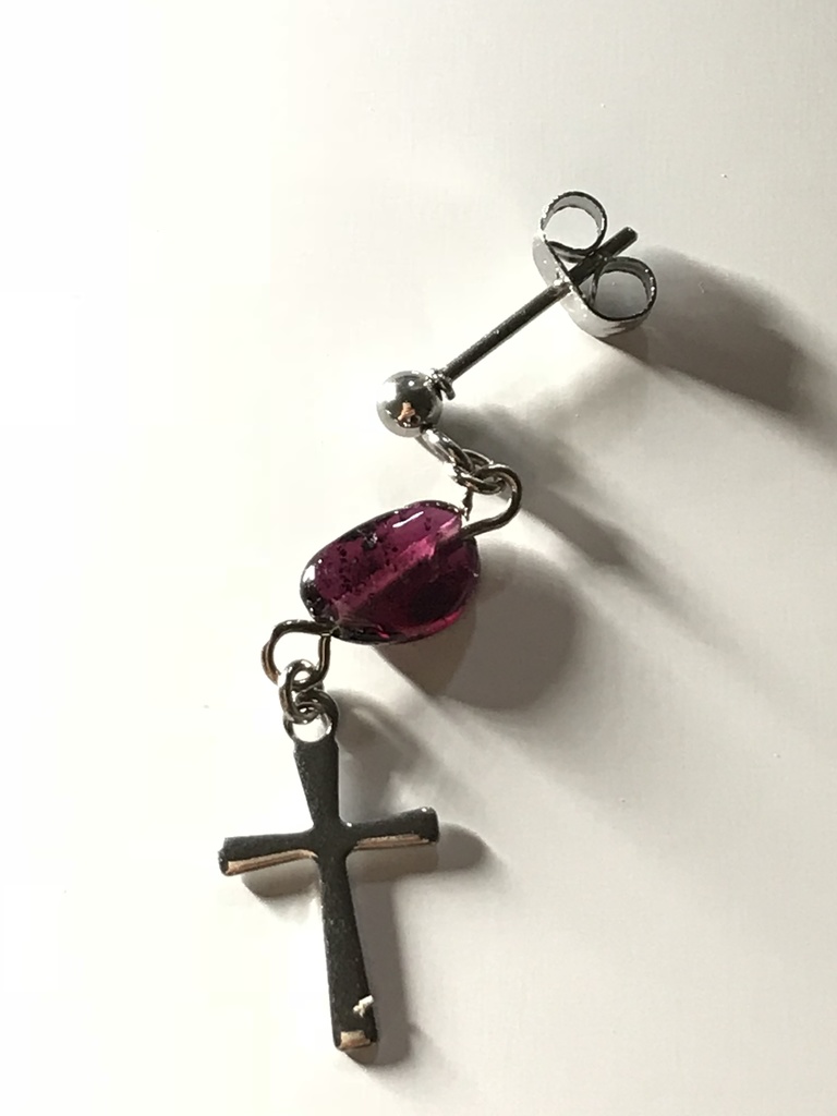 【試作品】ガーネットとクロスのピアス