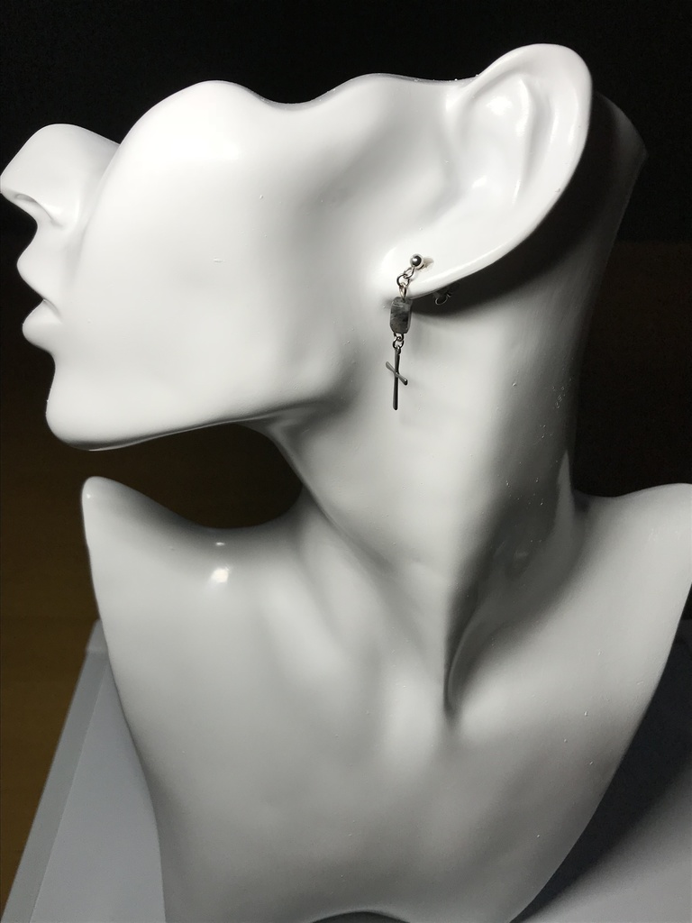 【試作品】ラルビカイトとクロスのピアス