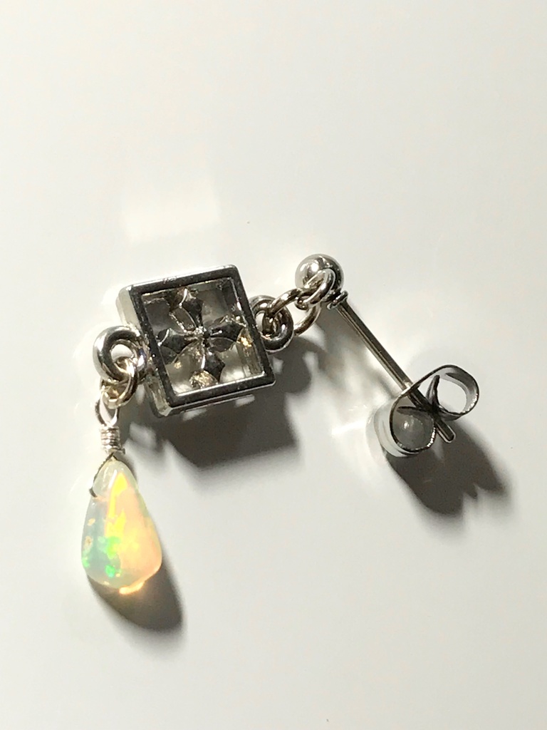 【試作品】オパールとクロスのピアス