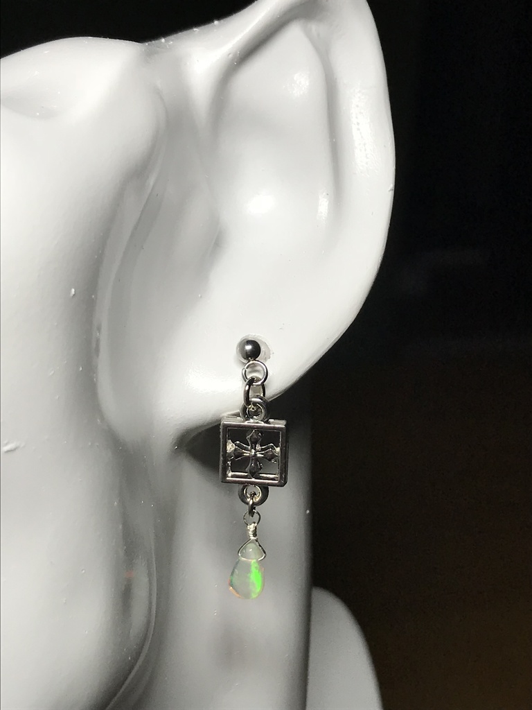 【試作品】オパールとクロスのピアス