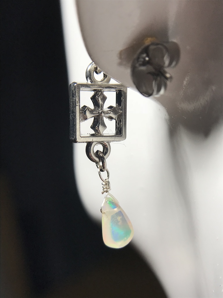 【試作品】オパールとクロスのピアス