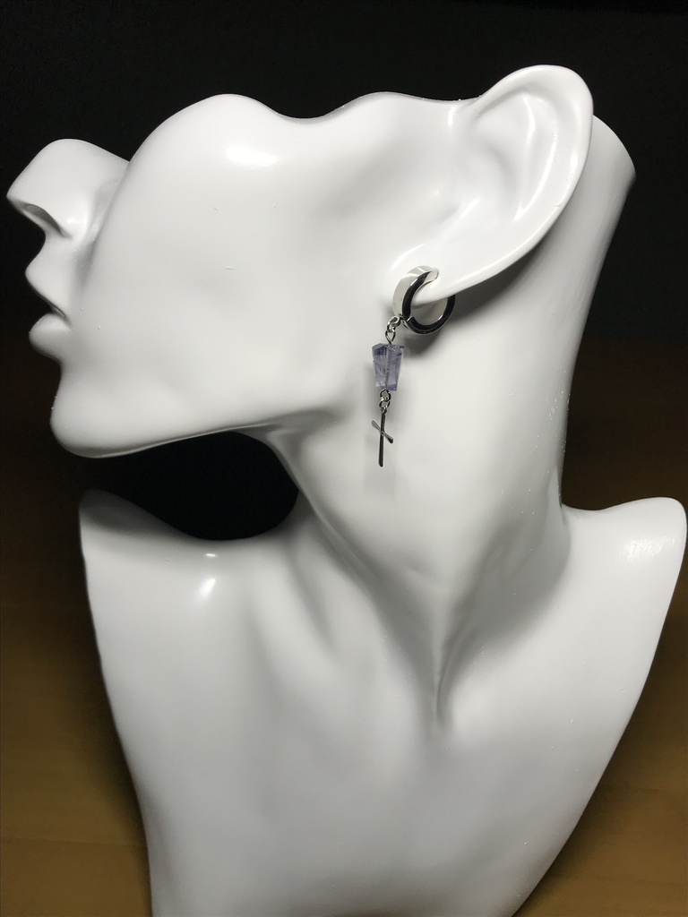 【試作品】【1個売り】アイオライトとクロスのフェイクピアス