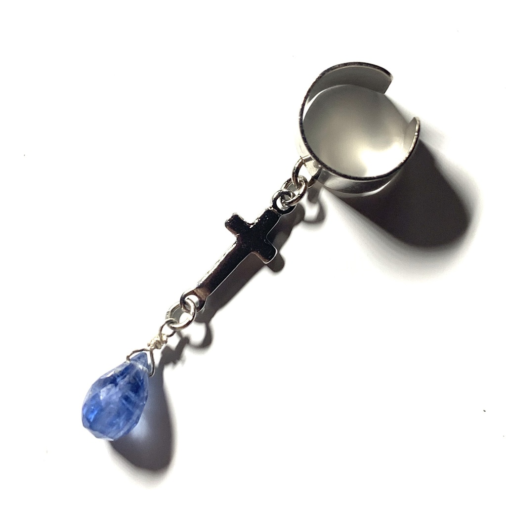 【再販】カイヤナイトとクロスのイヤーカフ