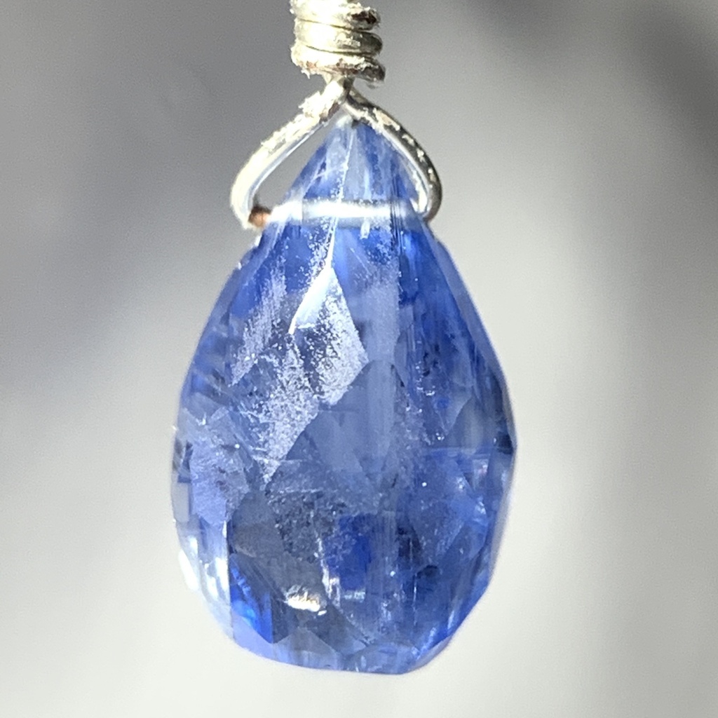 【再販】カイヤナイトとクロスのイヤーカフ