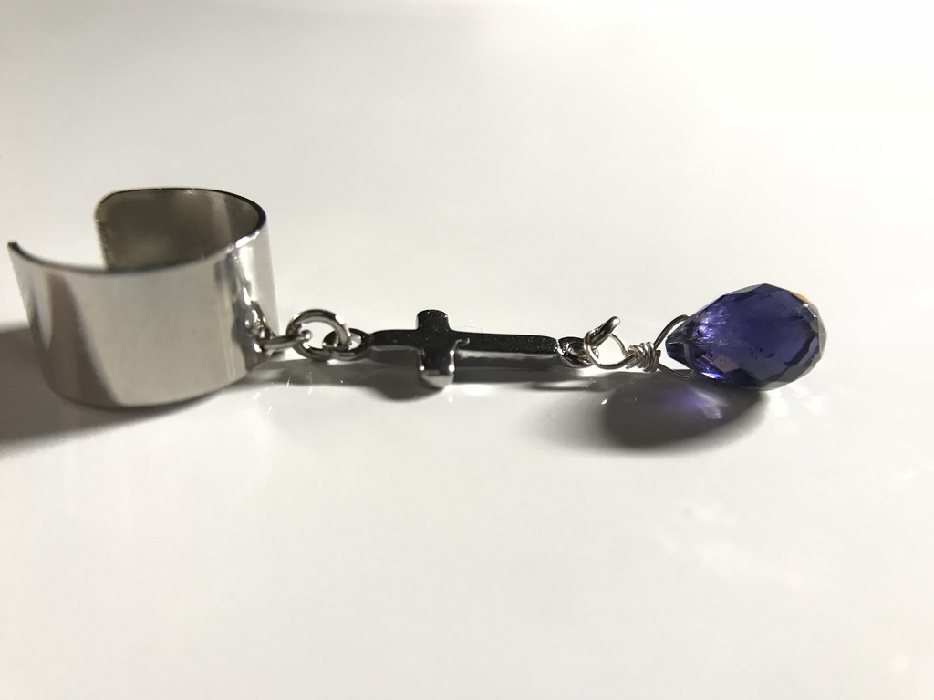 【試作品】アイオライトとクロスのイヤーカフ