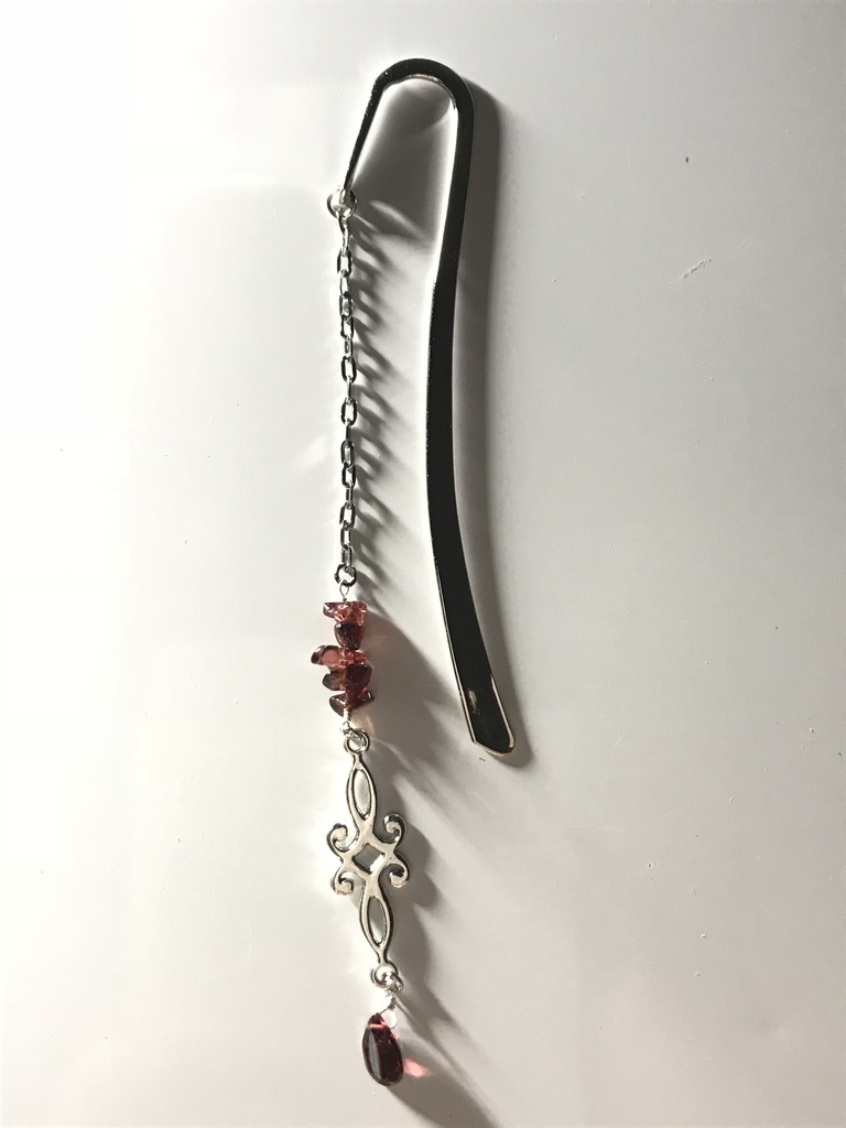 【試作品】ガーネットのさざれとペアシェイプ型ルースのしおり