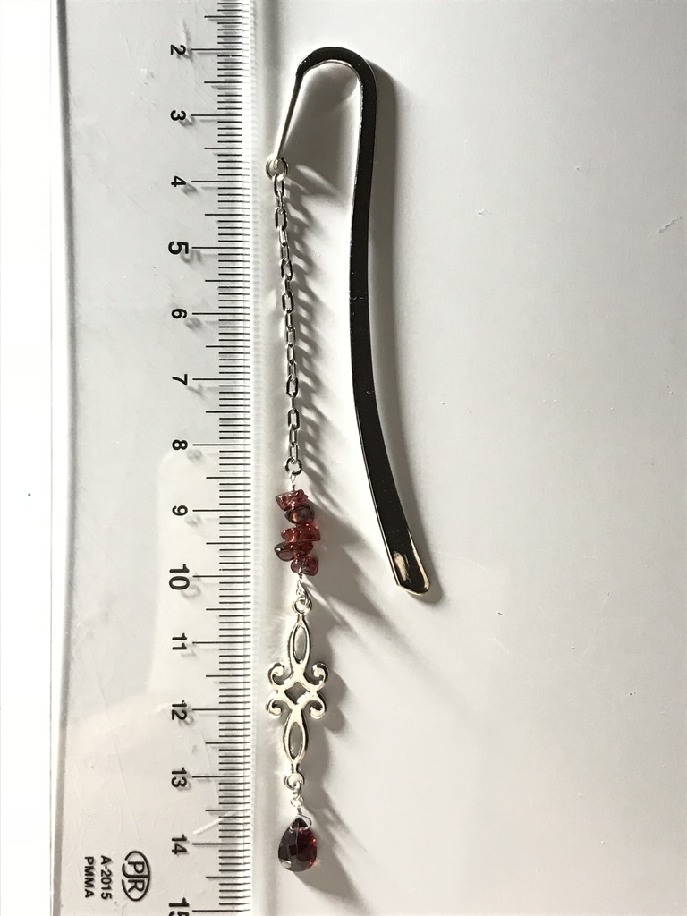 【試作品】ガーネットのさざれとペアシェイプ型ルースのしおり