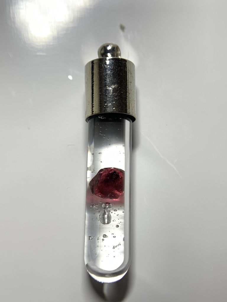 ガーネット入り試験管(中)C