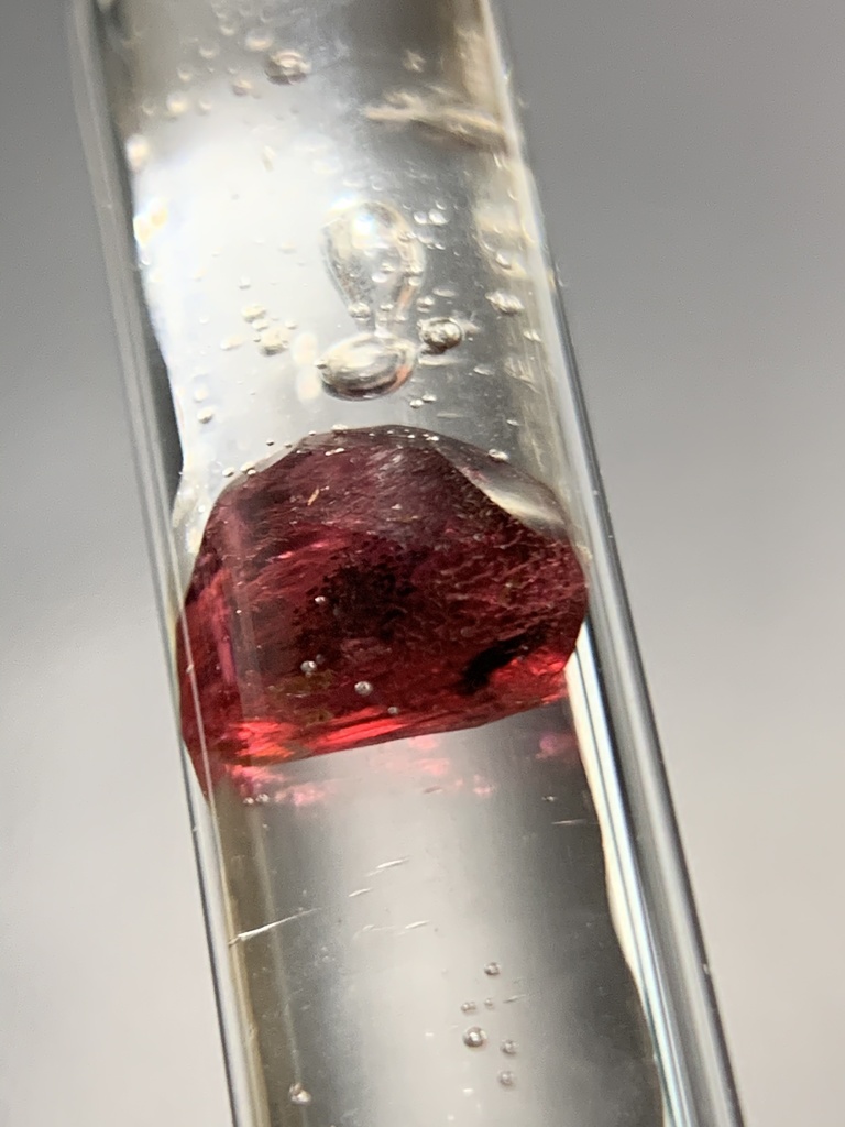 ガーネット入り試験管(中)C