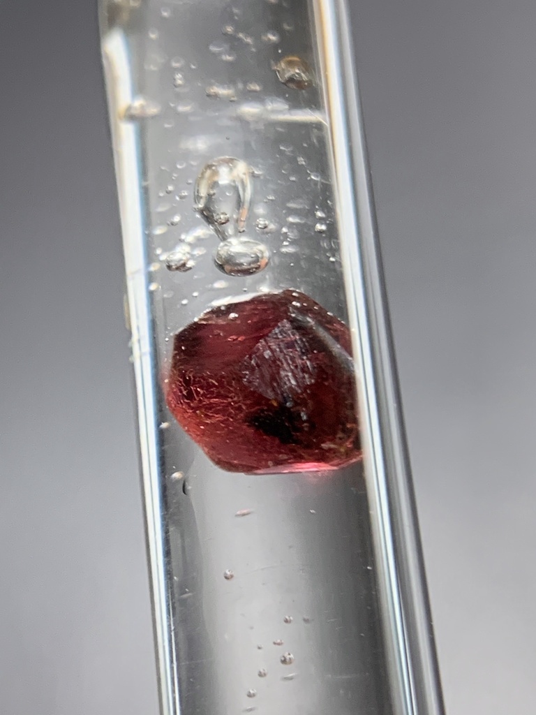 ガーネット入り試験管(中)C