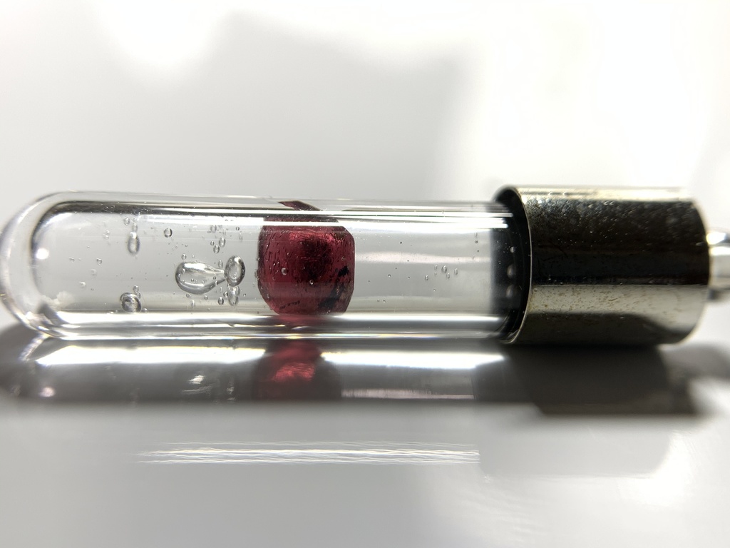 ガーネット入り試験管(中)C