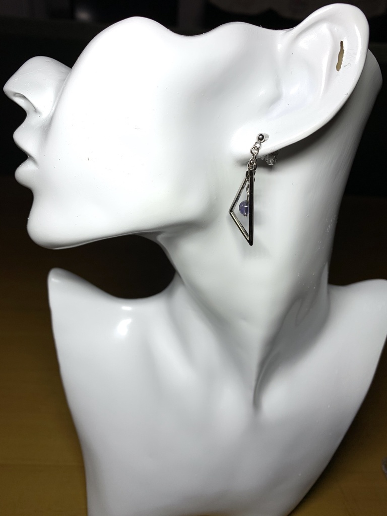 【1個売り】アイオライトとトライアングルのピアス
