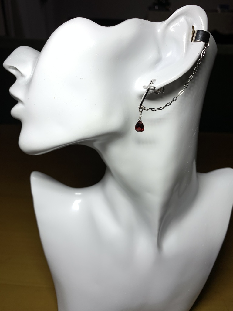 【1個売り】ガーネットとクロスのピアス&イヤーカフ