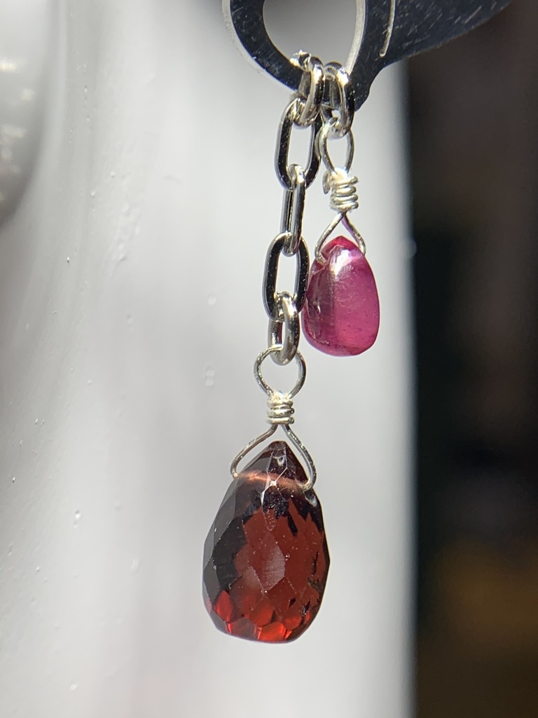 【1個売り】ガーネットとルビーとダブルハートのピアス