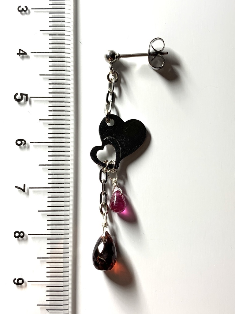 【1個売り】ガーネットとルビーとダブルハートのピアス