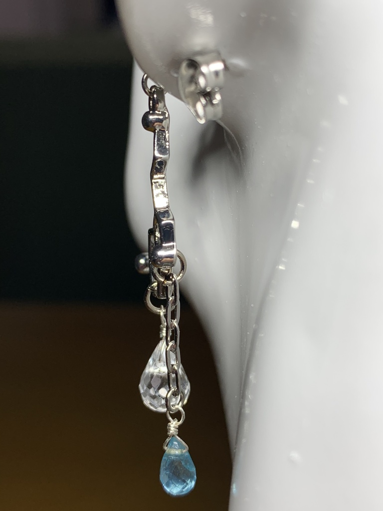 【再販】【1個売り】セロトニンと水晶とアパタイトのピアス