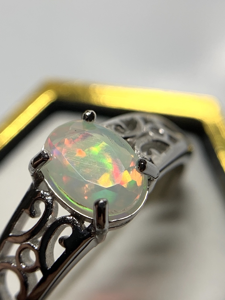 オパールのアラベスク調リング