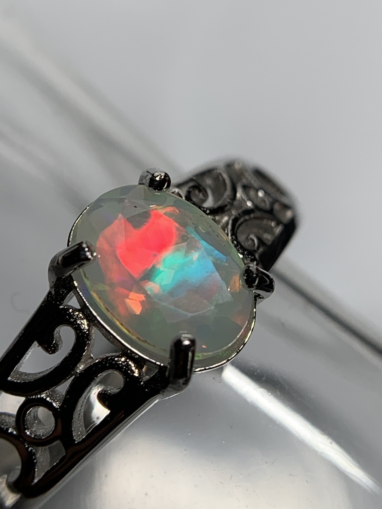 オパールのアラベスク調リング