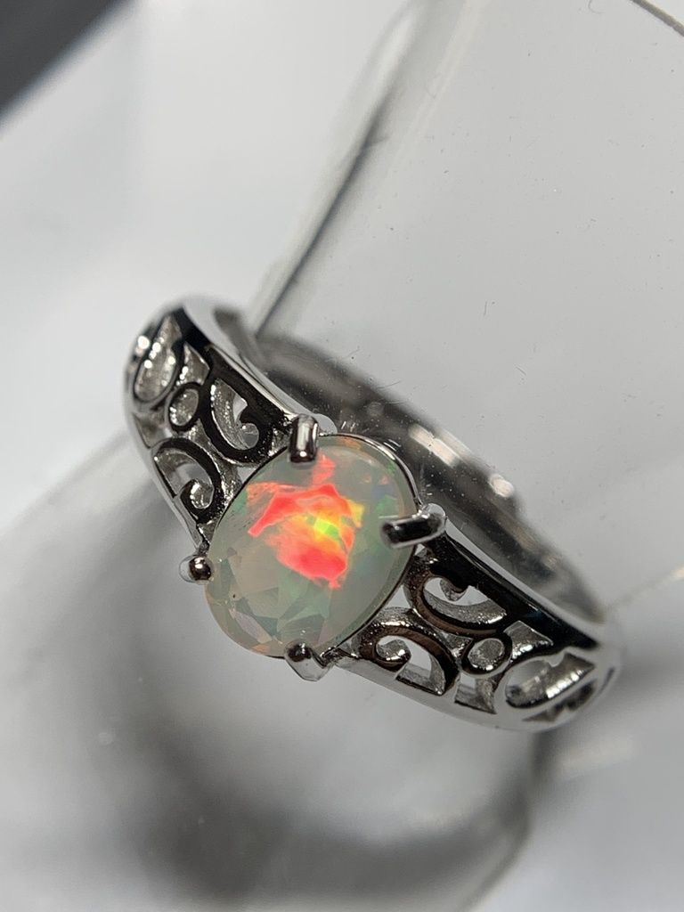 オパールのアラベスク調リング