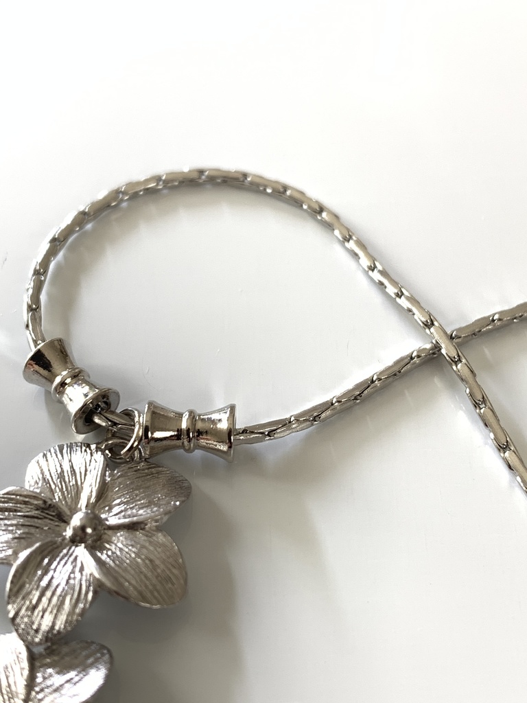 タンザナイトと紫陽花のネックレス