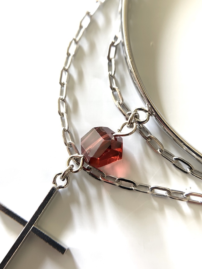 ガーネットとクロスのバングル