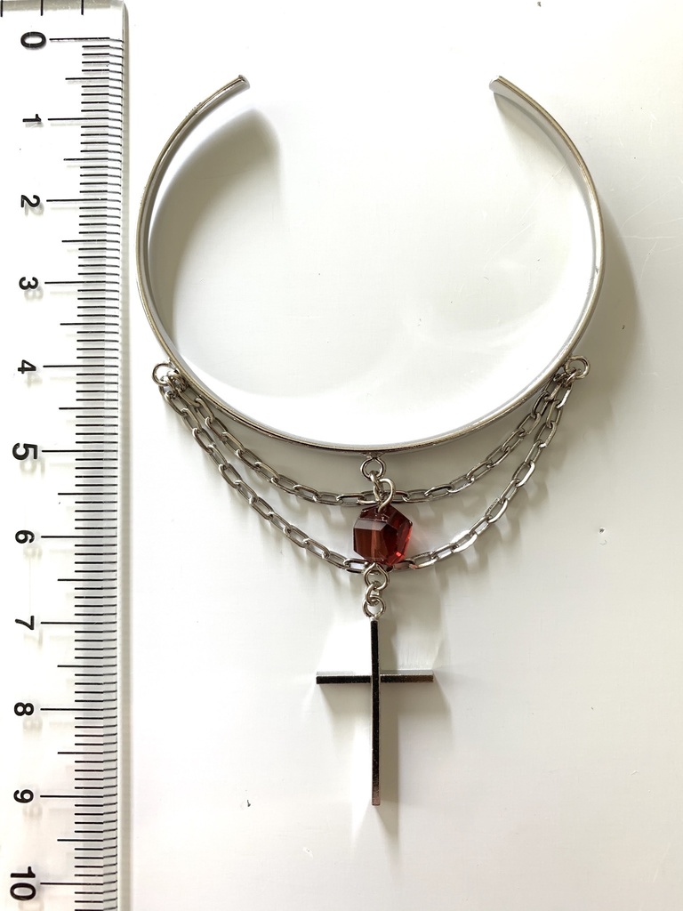 ガーネットとクロスのバングル