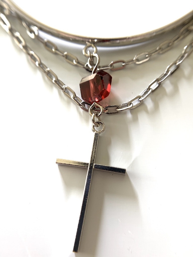 ガーネットとクロスのバングル