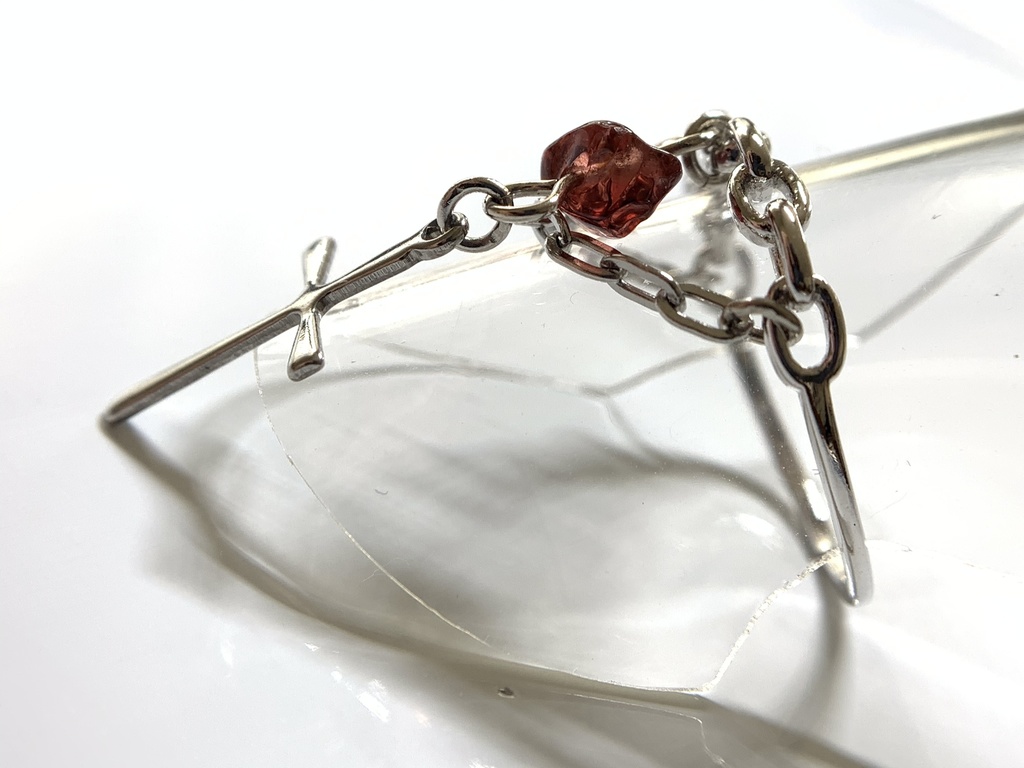 ガーネットとクロスのチェーンリング