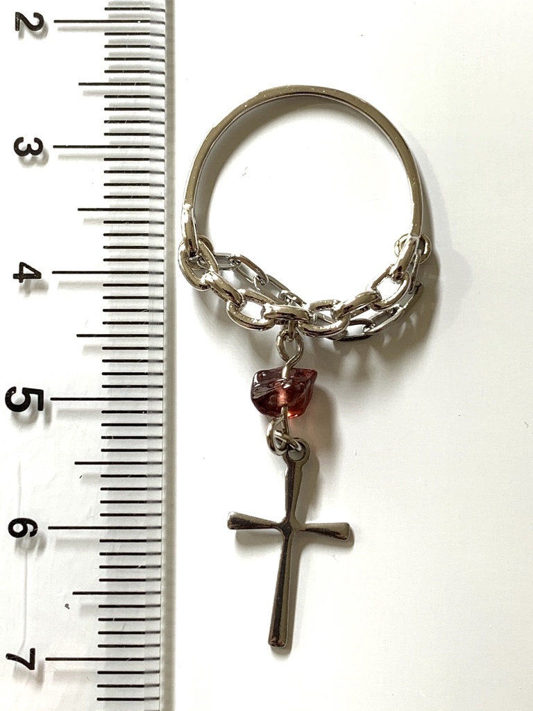 ガーネットとクロスのチェーンリング